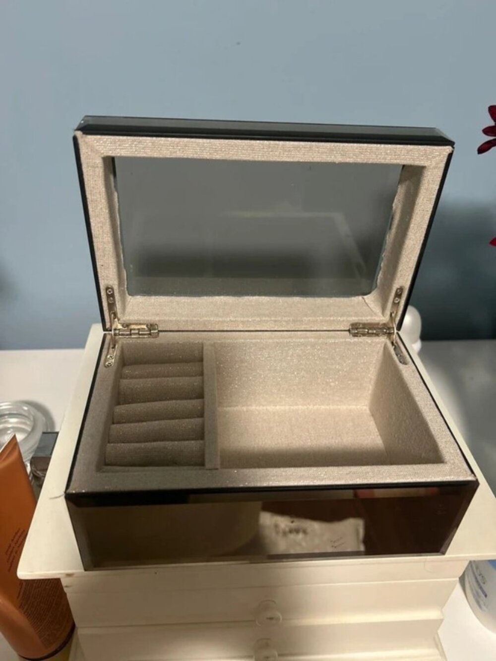 Tahari Mirrored Black Jewelry Organizer with Cream Velvet Interior